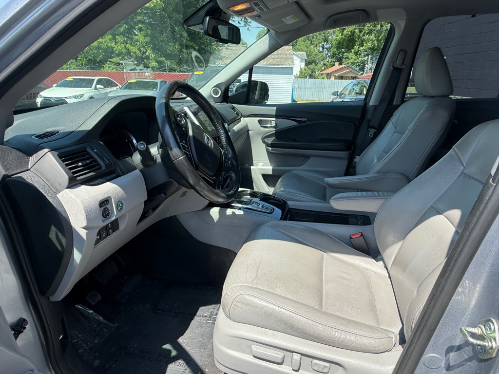 2016 Honda Pilot Image 2