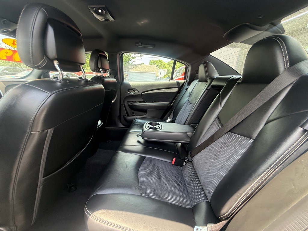 2014 Chrysler 200 Image 5