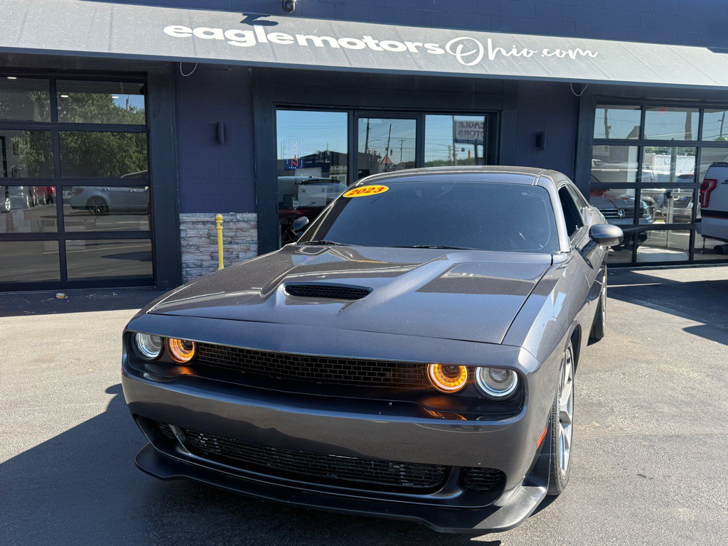 2023 Dodge Challenger Image 1