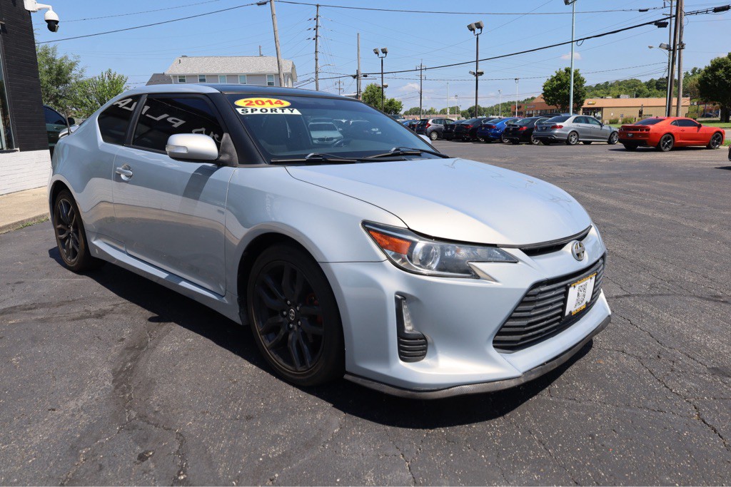 2014 Scion tC Image 3