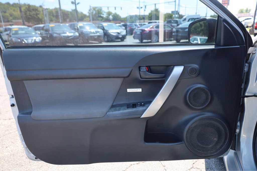 2014 Scion tC Image 9