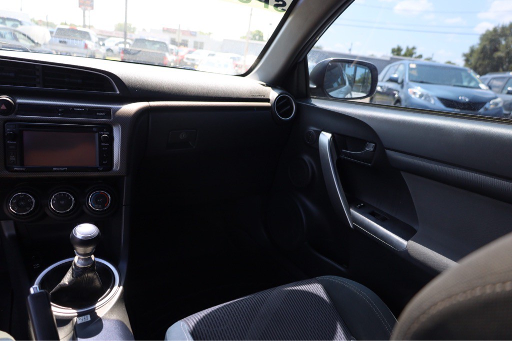 2014 Scion tC Image 15