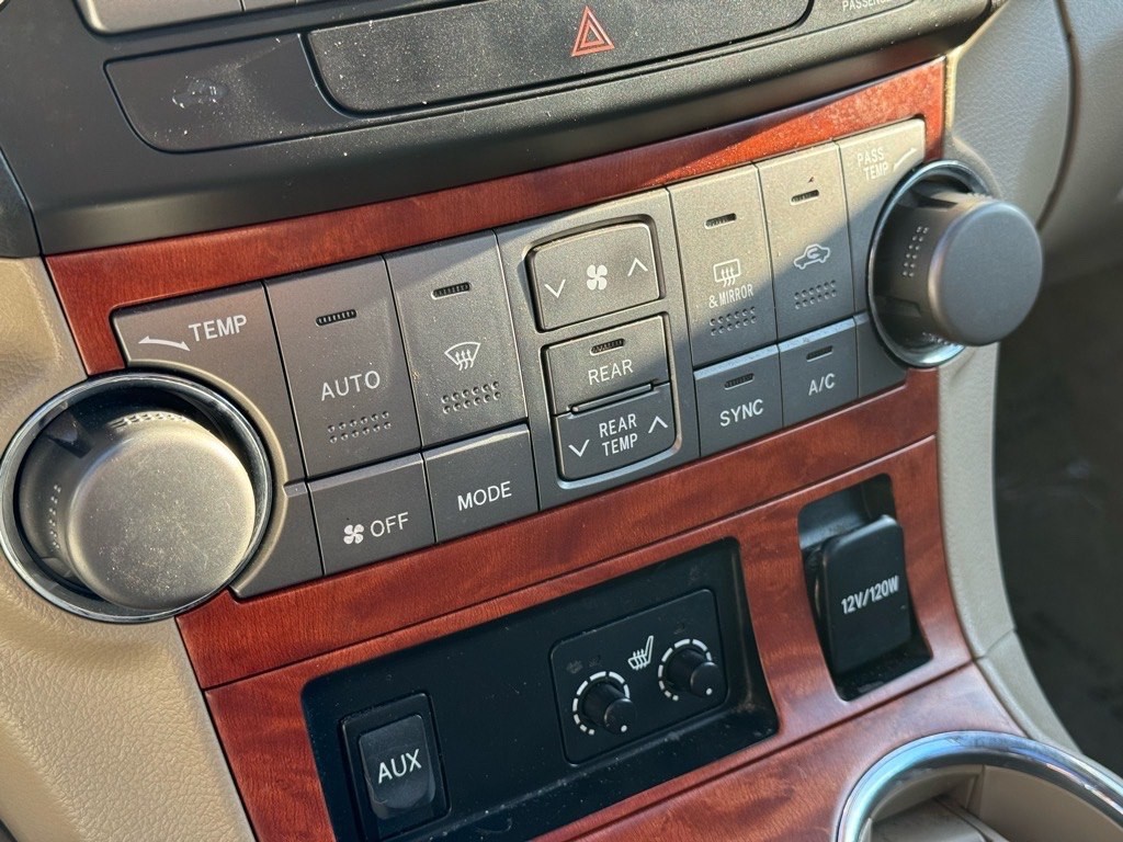 2010 Toyota Highlander Image 18