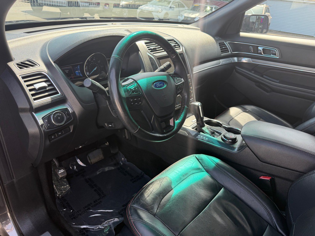 2016 Ford Explorer Image 3