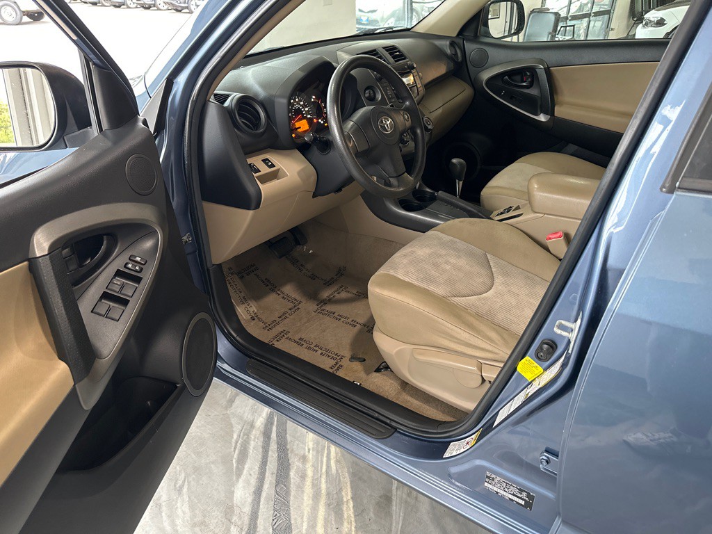 2011 Toyota Rav4 Image 10
