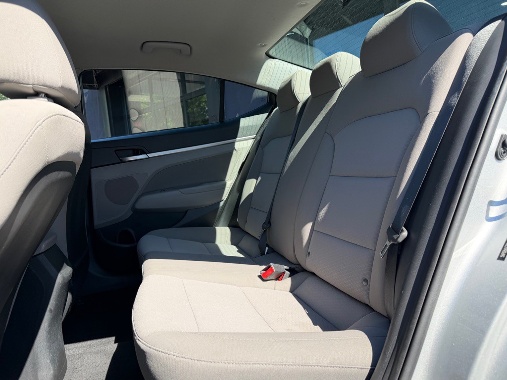 2019 Hyundai Elantra Image 3