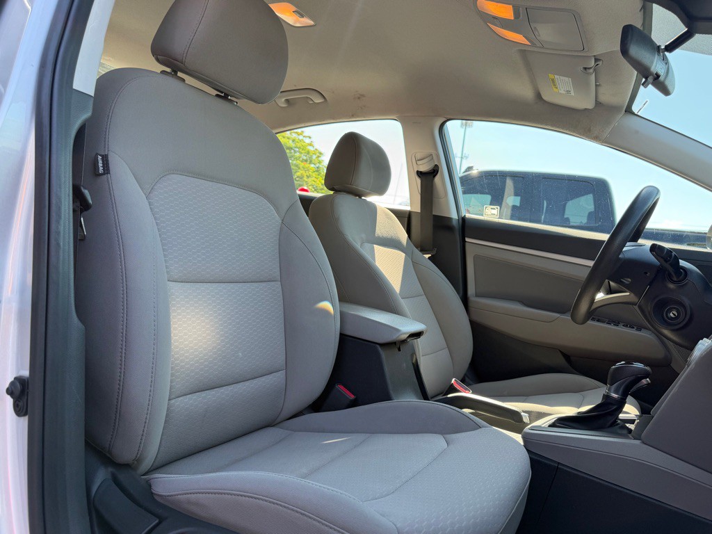 2019 Hyundai Elantra Image 5