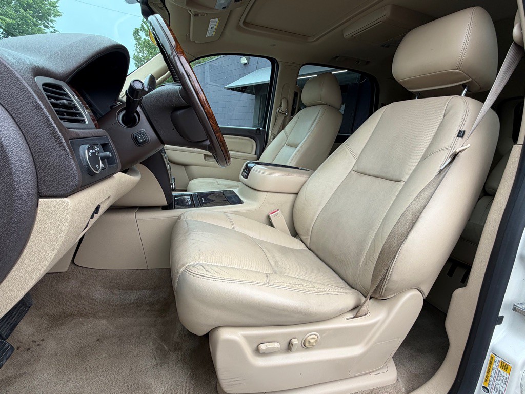 2012 GMC Yukon Image 2