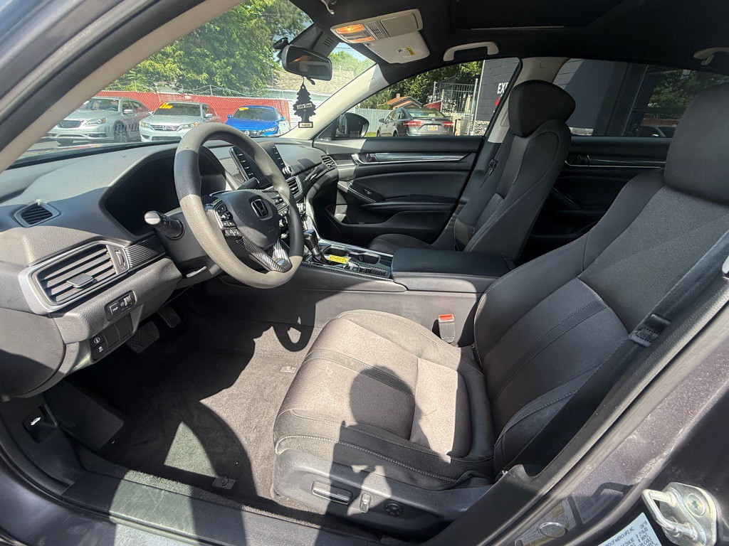 2018 Honda Accord Image 2