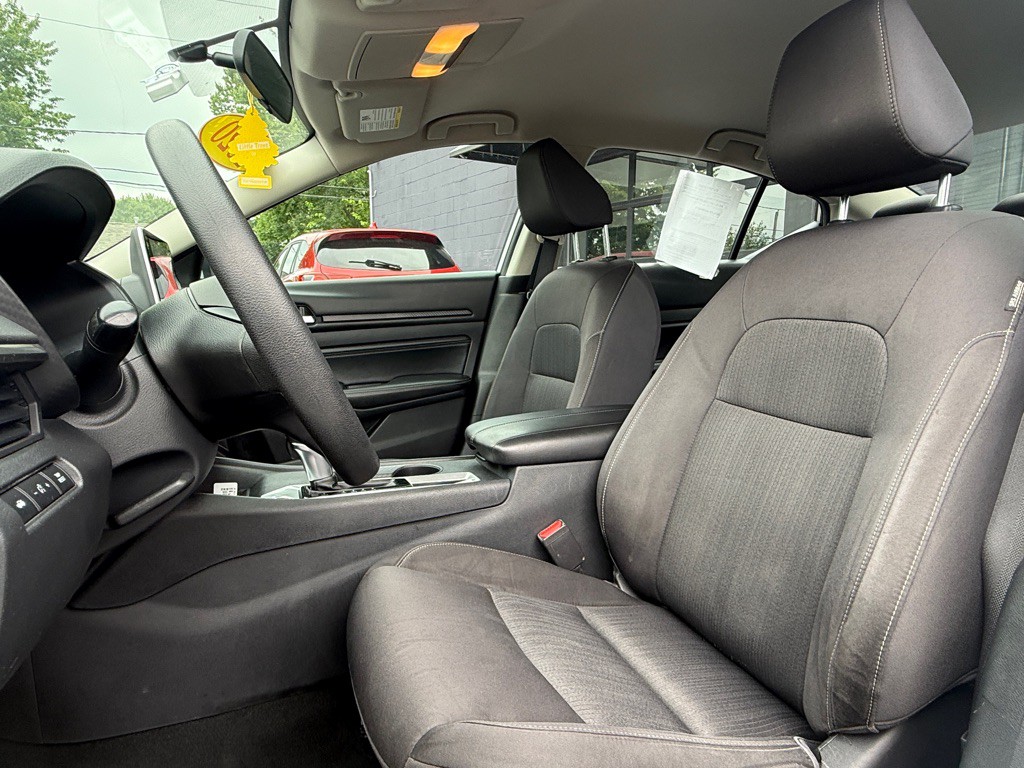 2020 Nissan Altima Image 2