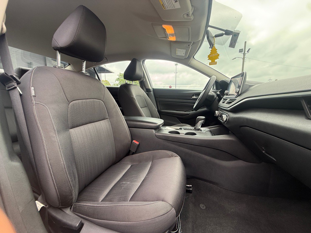 2020 Nissan Altima Image 7