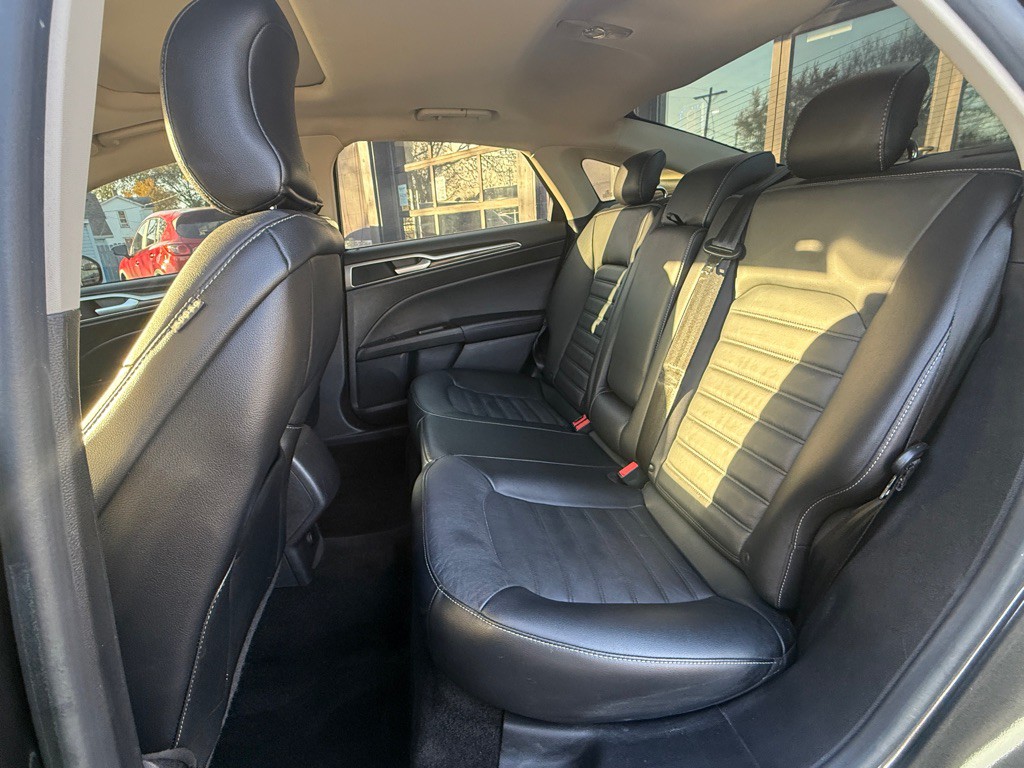 2017 Ford Fusion Image 5