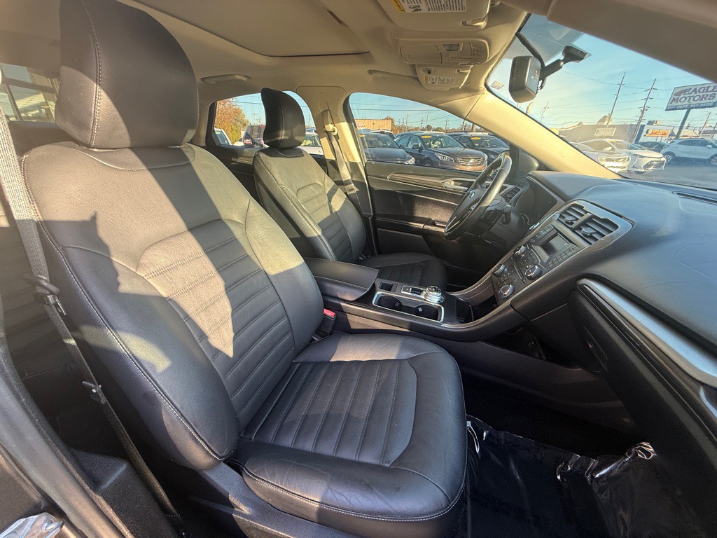 2017 Ford Fusion Image 10