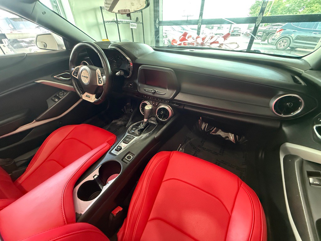 2017 Chevrolet Camaro Image 4