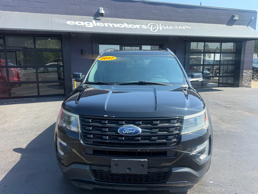 2017 Ford Explorer Image 1
