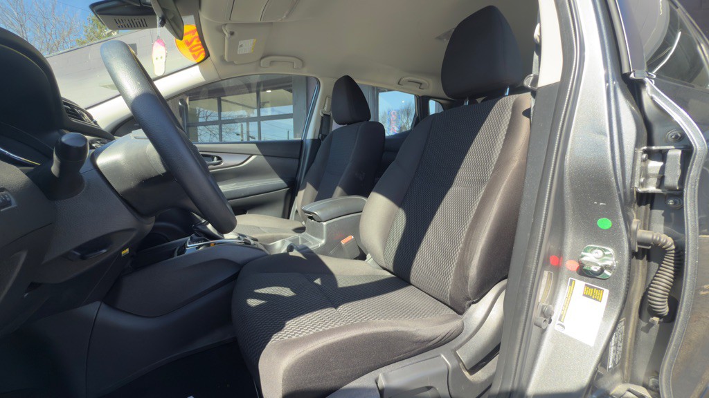 2021 Nissan Rogue Image 2