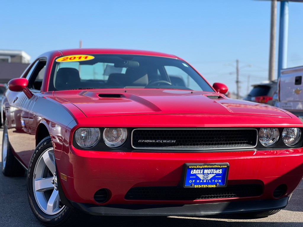 2011 Dodge Challenger Image 1