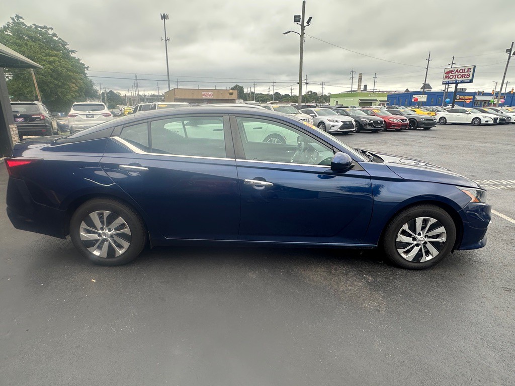 2022 Nissan Altima Image 3