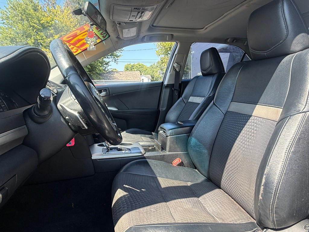 2012 Toyota Camry Image 4