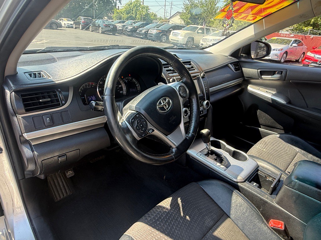 2012 Toyota Camry Image 5