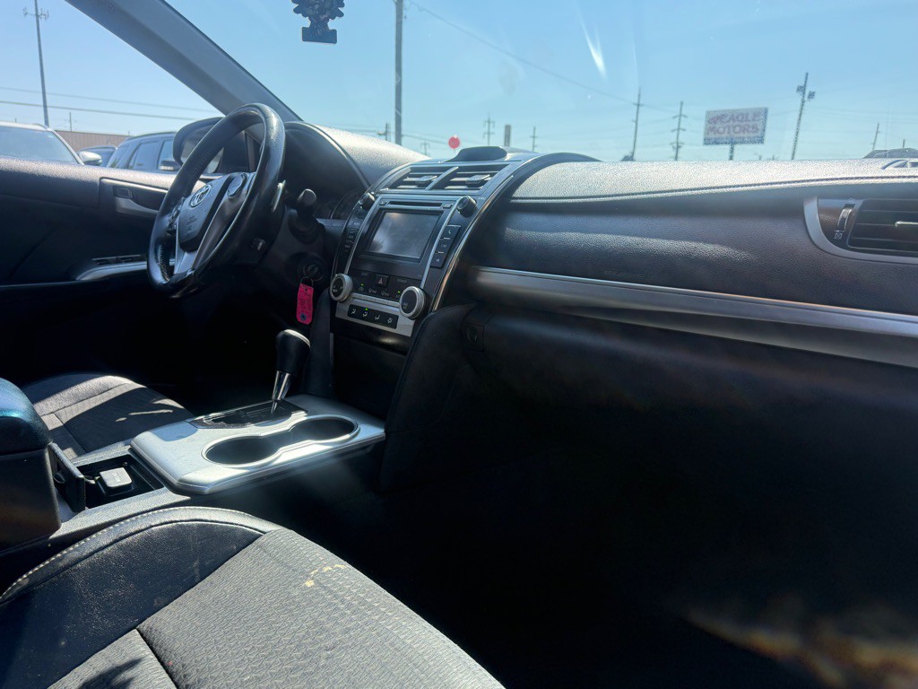 2012 Toyota Camry Image 9