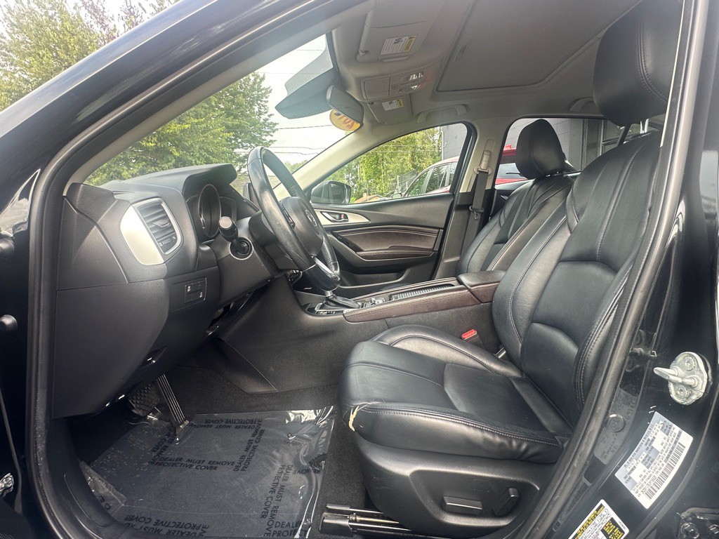 2018 Mazda Mazda3 Image 2