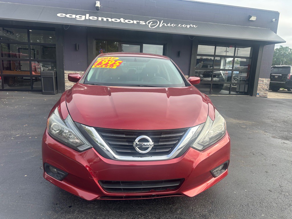 2017 Nissan Altima Image 1