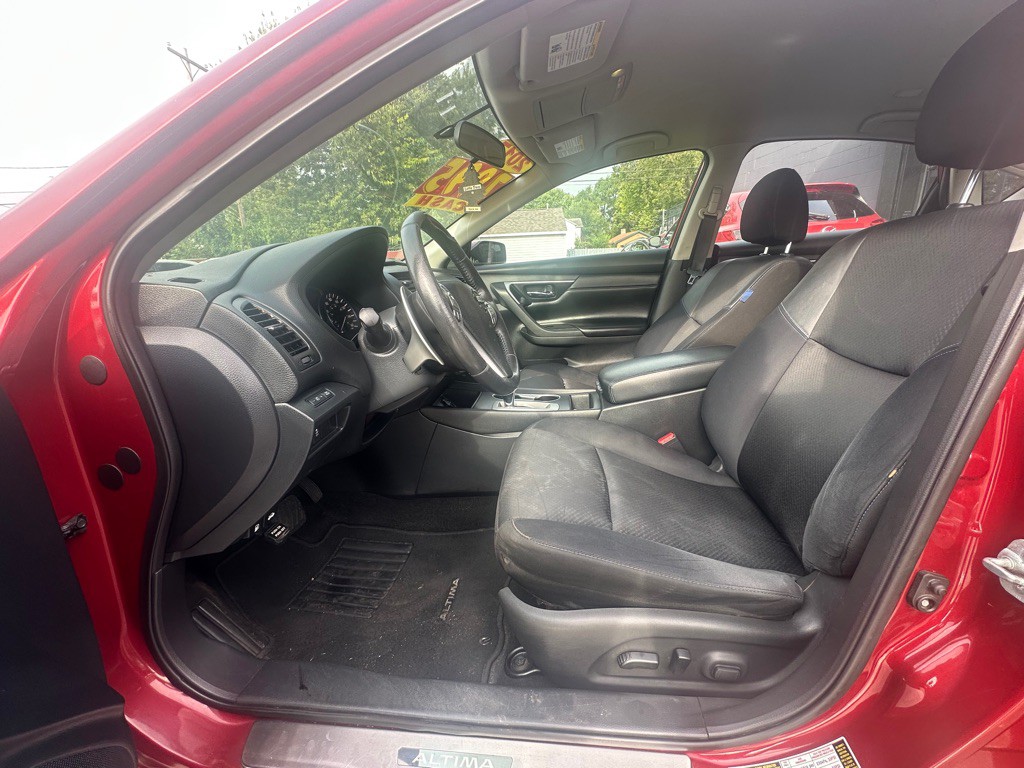 2017 Nissan Altima Image 2