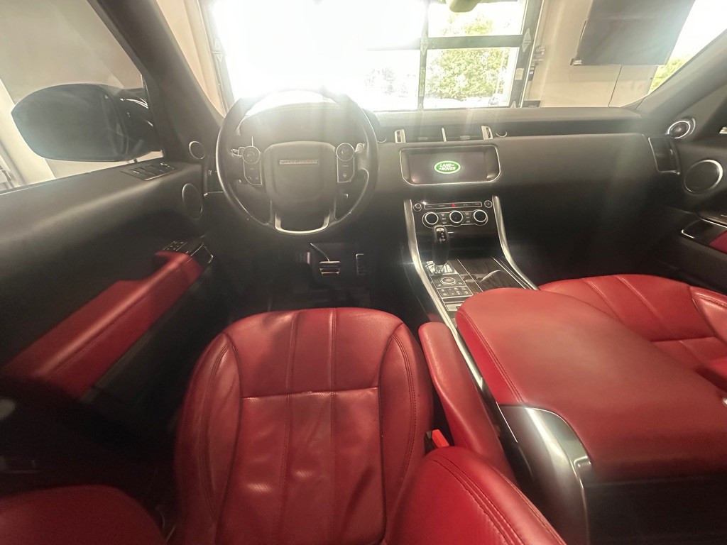 2017 Land Rover Range Rover Sport Image 4