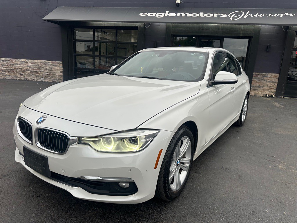 2016 BMW 3 Series Image 2
