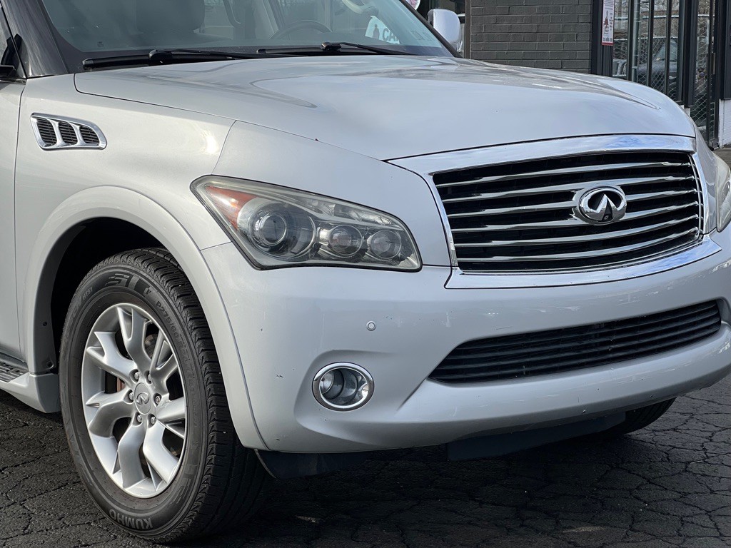 2012 INFINITI QX56 Image 3