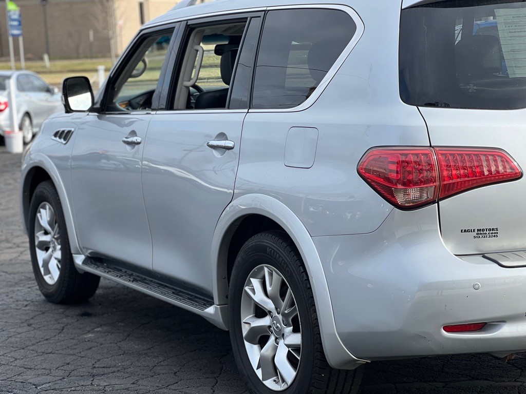 2012 INFINITI QX56 Image 4