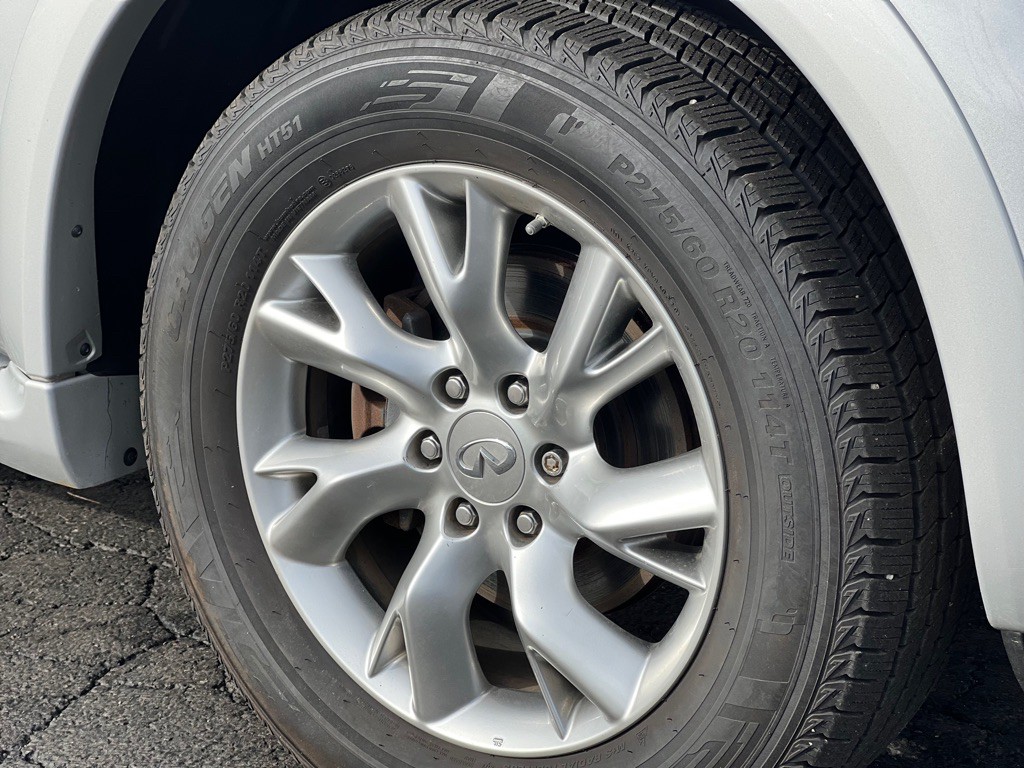 2012 INFINITI QX56 Image 10