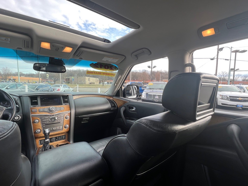 2012 INFINITI QX56 Image 23