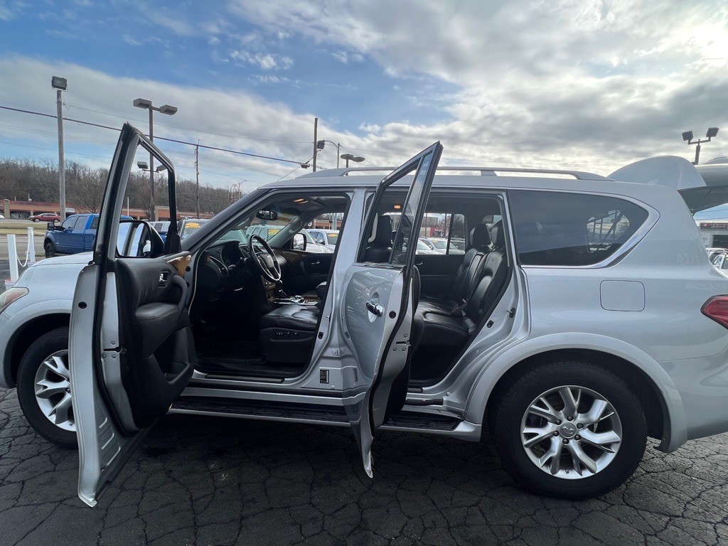 2012 INFINITI QX56 Image 31