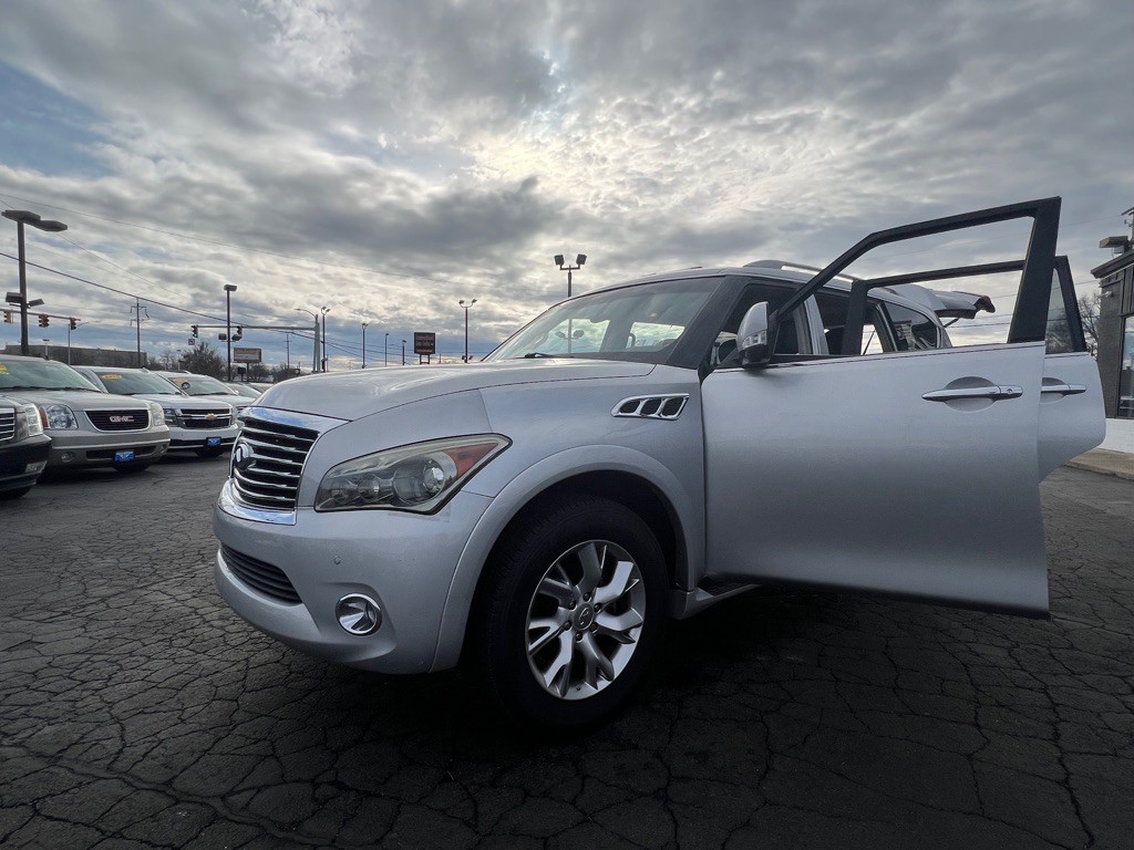 2012 INFINITI QX56 Image 33