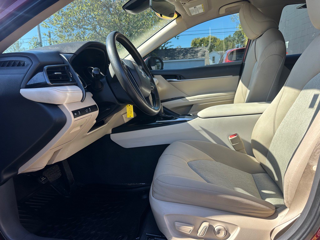 2019 Toyota Camry Image 3