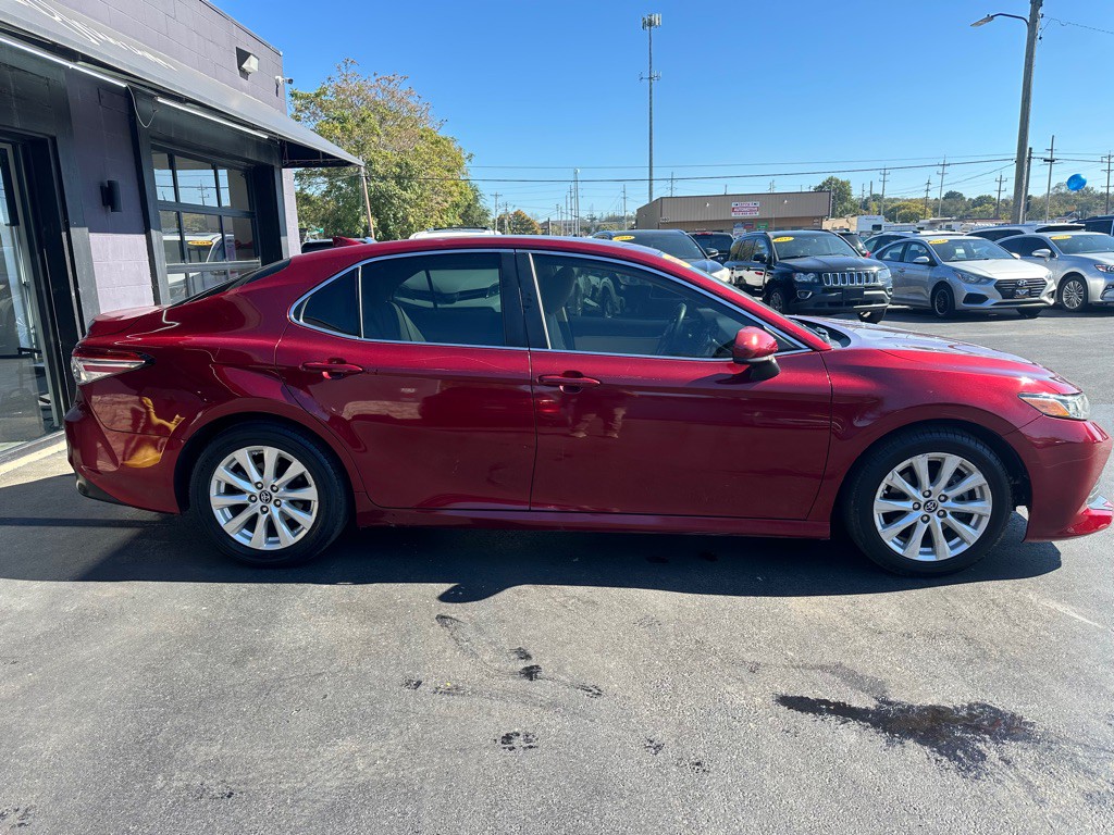 2019 Toyota Camry Image 6