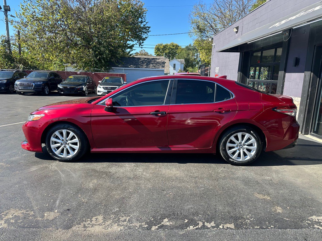 2019 Toyota Camry Image 7