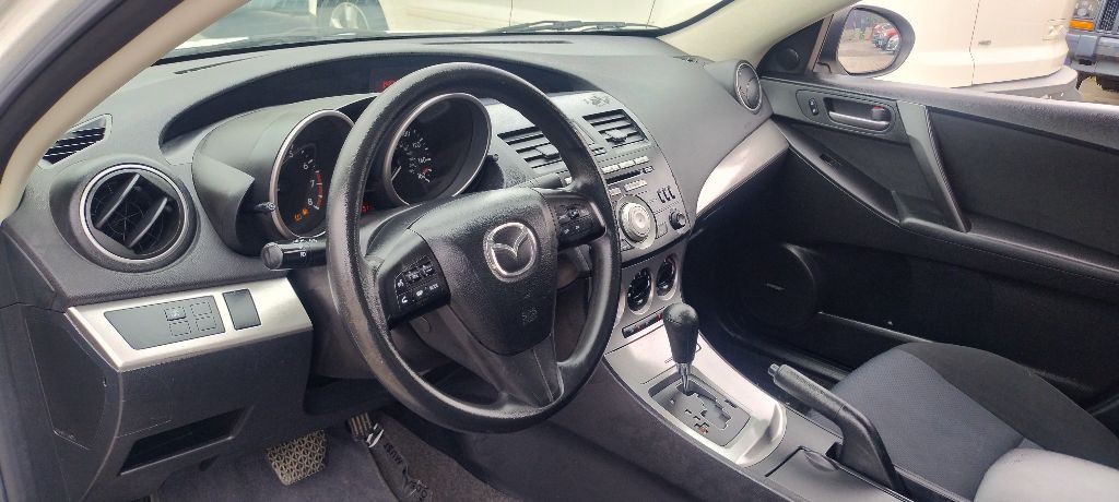 2010 Mazda Mazda3 Image 8