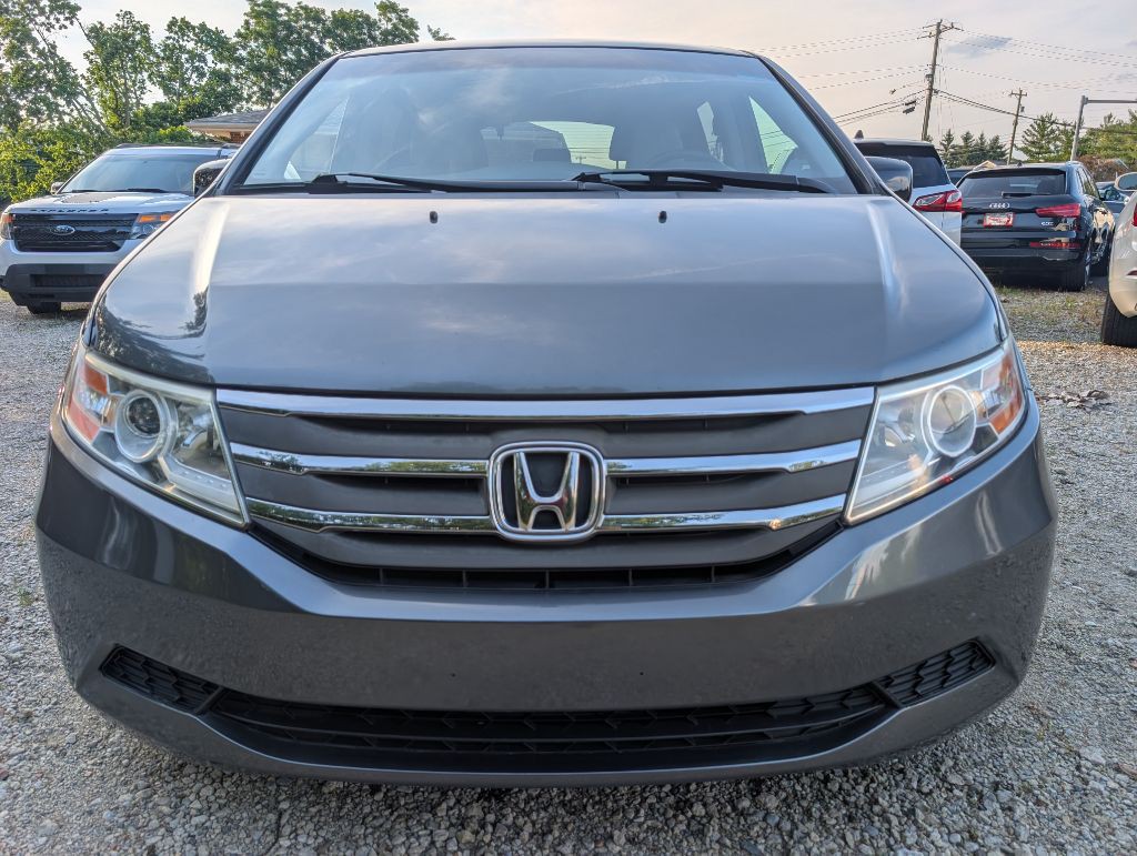 2011 Honda Odyssey Image 2