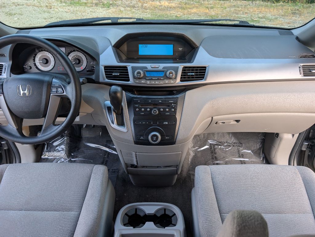 2011 Honda Odyssey Image 8