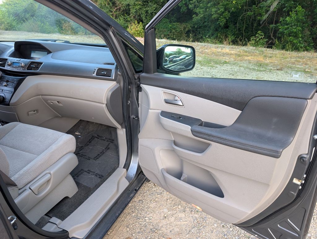 2011 Honda Odyssey Image 10