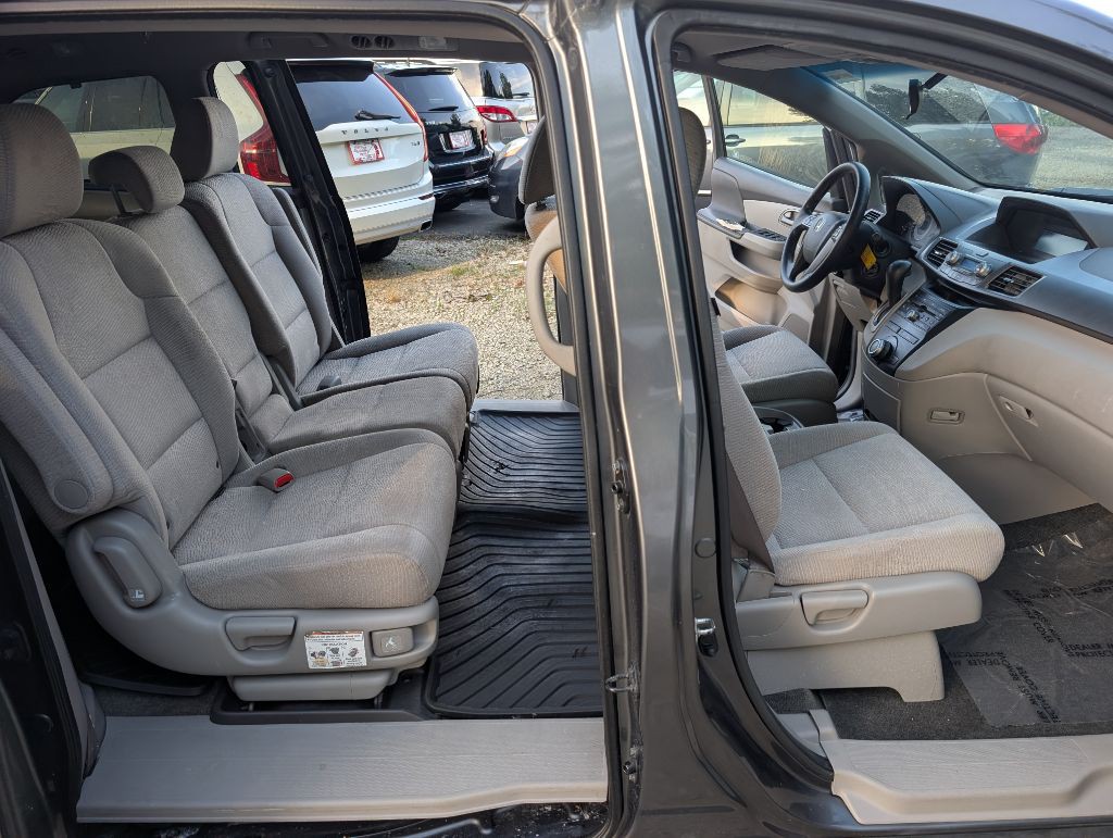 2011 Honda Odyssey Image 11