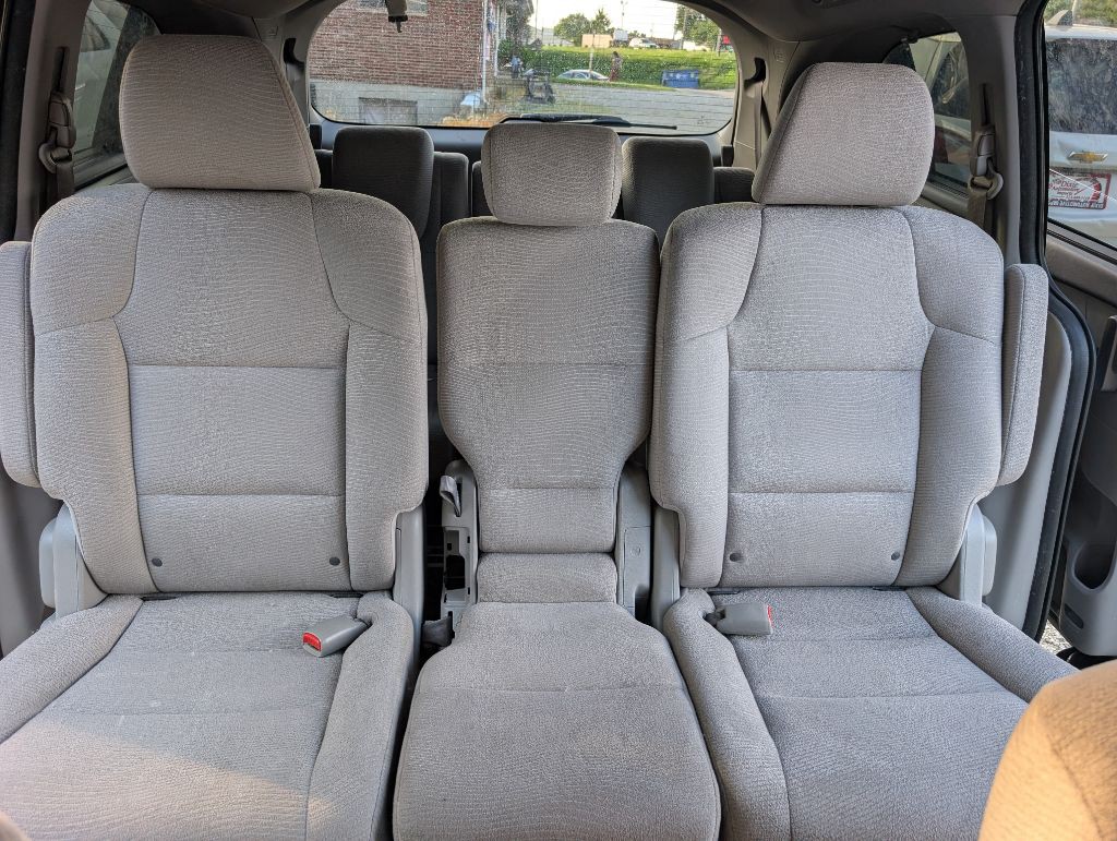 2011 Honda Odyssey Image 12