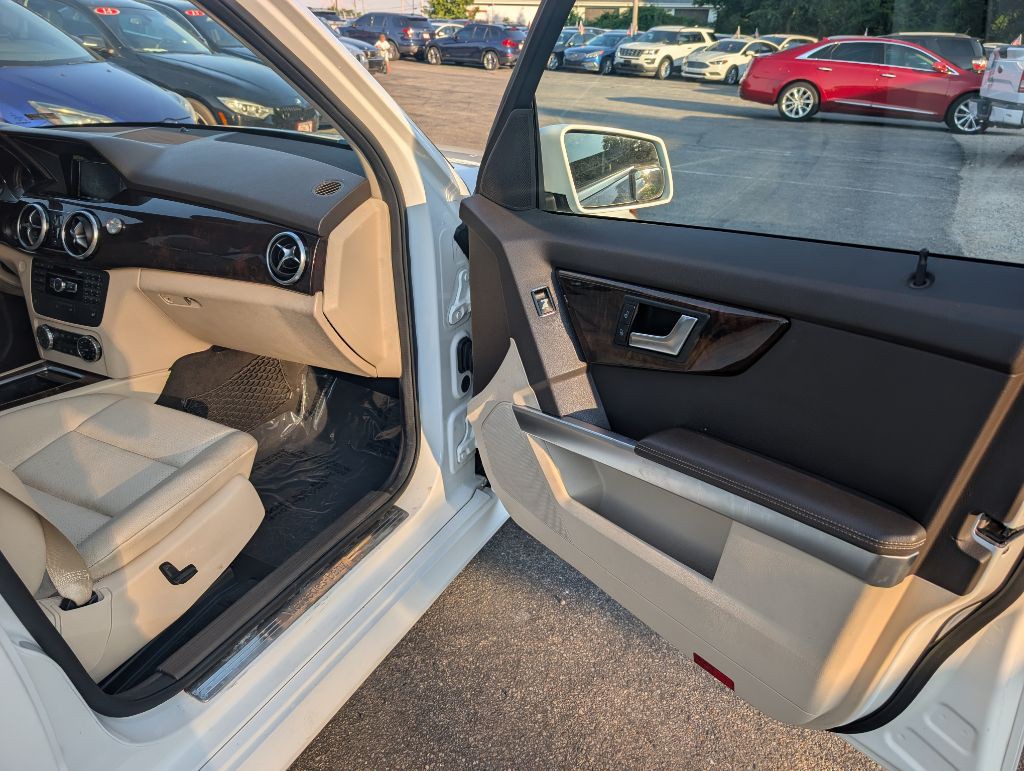 2015 Mercedes-Benz GLK-Class Image 9