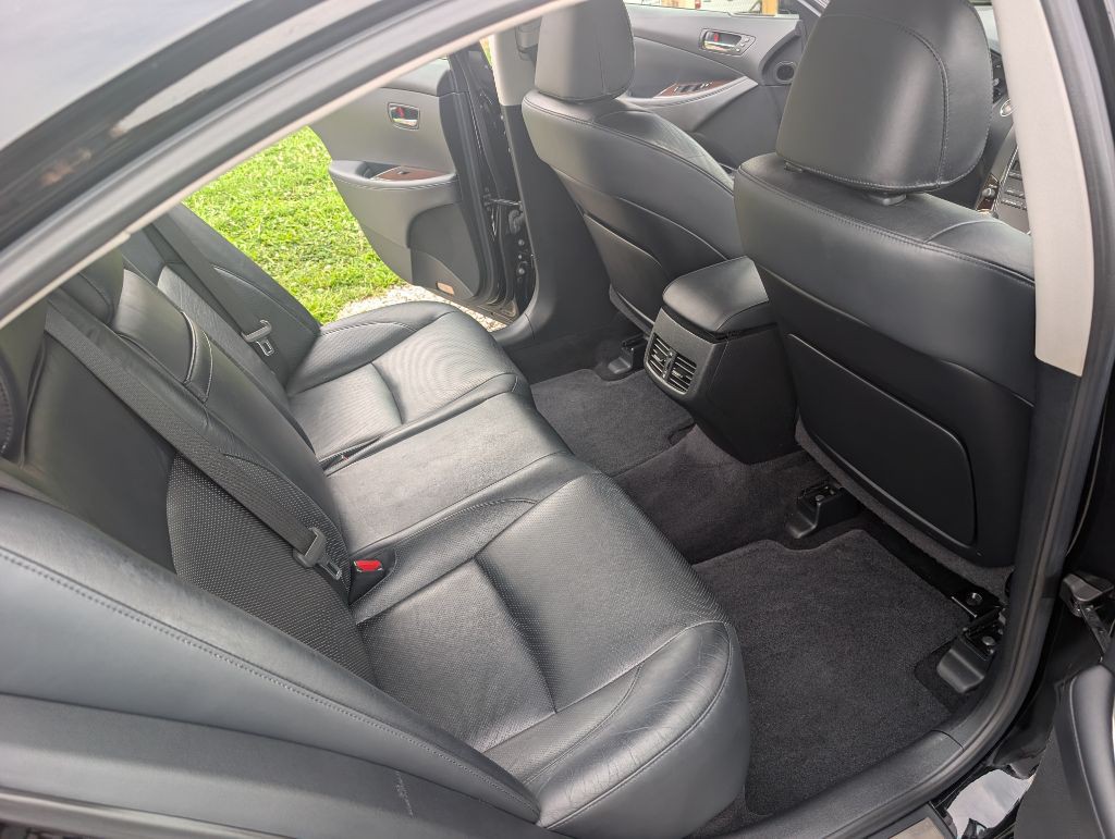 2010 Lexus ES Image 11
