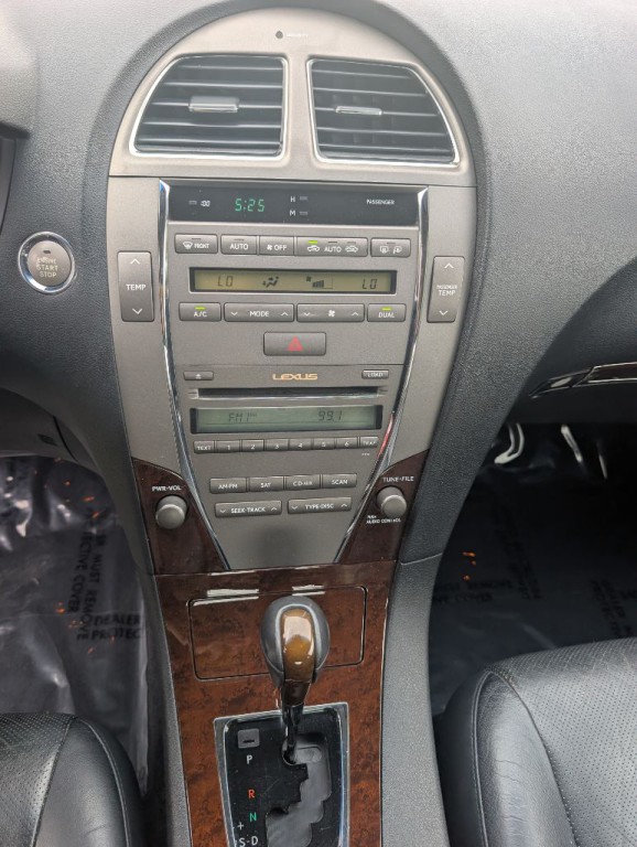 2010 Lexus ES Image 16