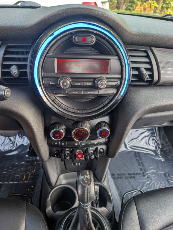 2014 MINI Cooper Image 14