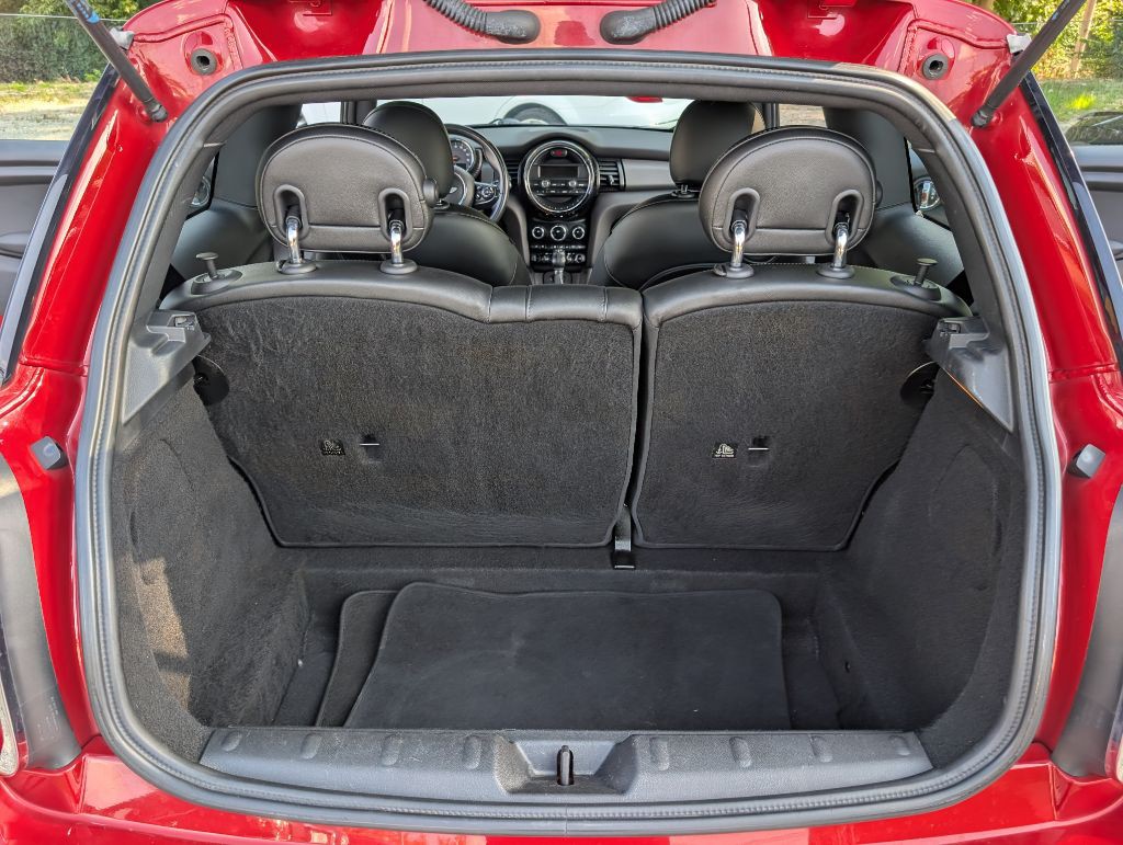 2014 MINI Cooper Image 17